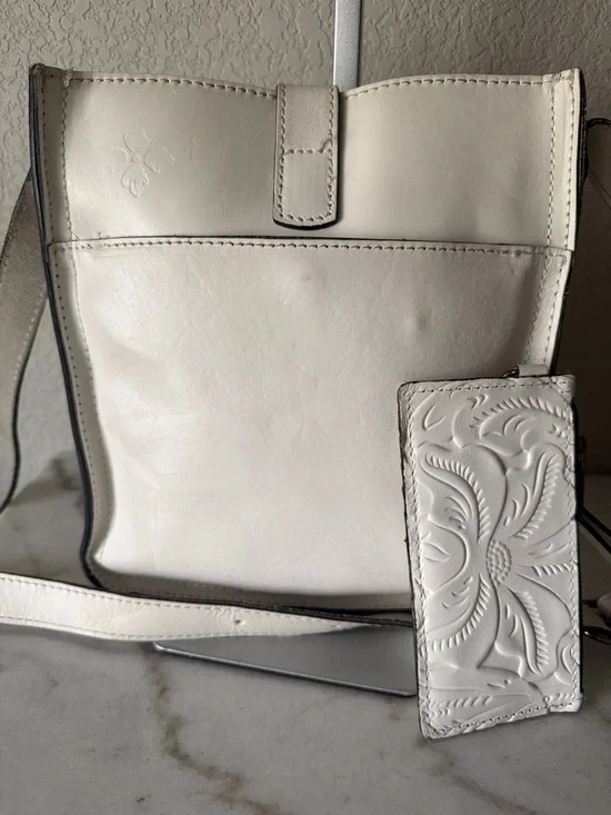 Patricia Nash White Leather Crossbody Bag with Card Holder - Picture 9 of 12